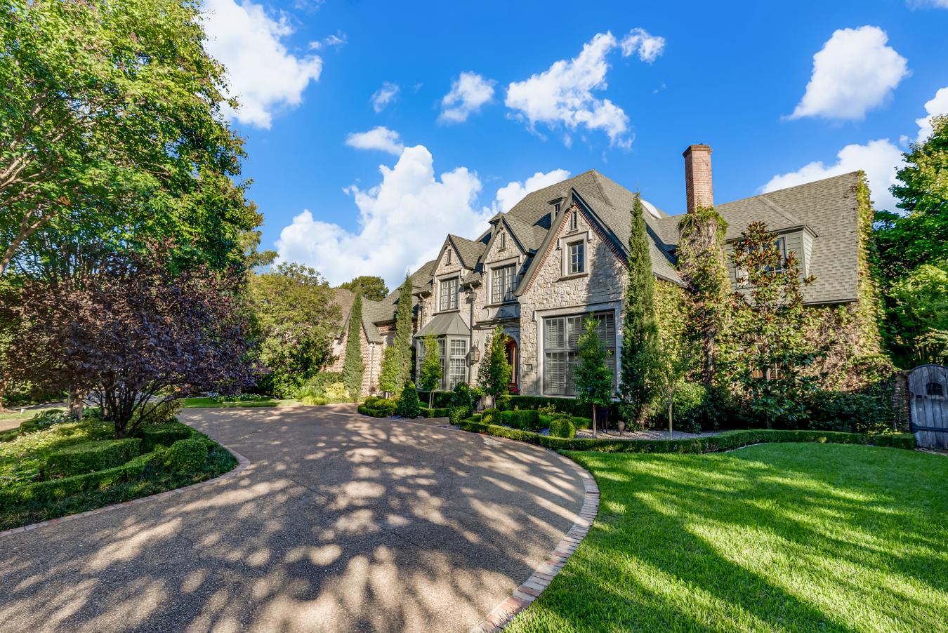 Dallas, Dallas, 75231, United States, 5 Bedrooms Bedrooms, ,4 BathroomsBathrooms,Residential,For Sale,2010468