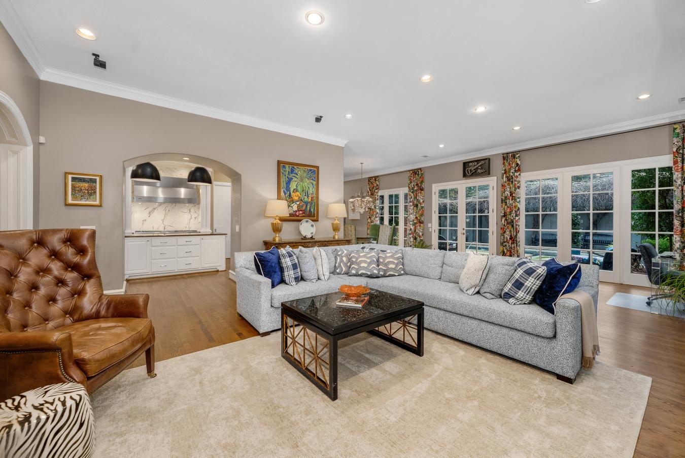 Dallas, Dallas, 75231, United States, 5 Bedrooms Bedrooms, ,4 BathroomsBathrooms,Residential,For Sale,2010468