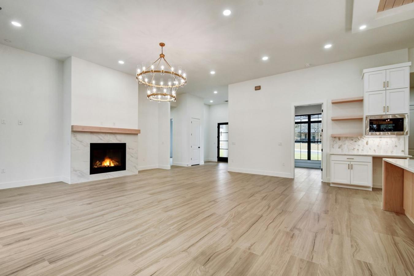 Fredericksburg, Gillespie, 78624, United States, 4 Bedrooms Bedrooms, ,-4 BathroomBathrooms,Residential,For Sale,2010466