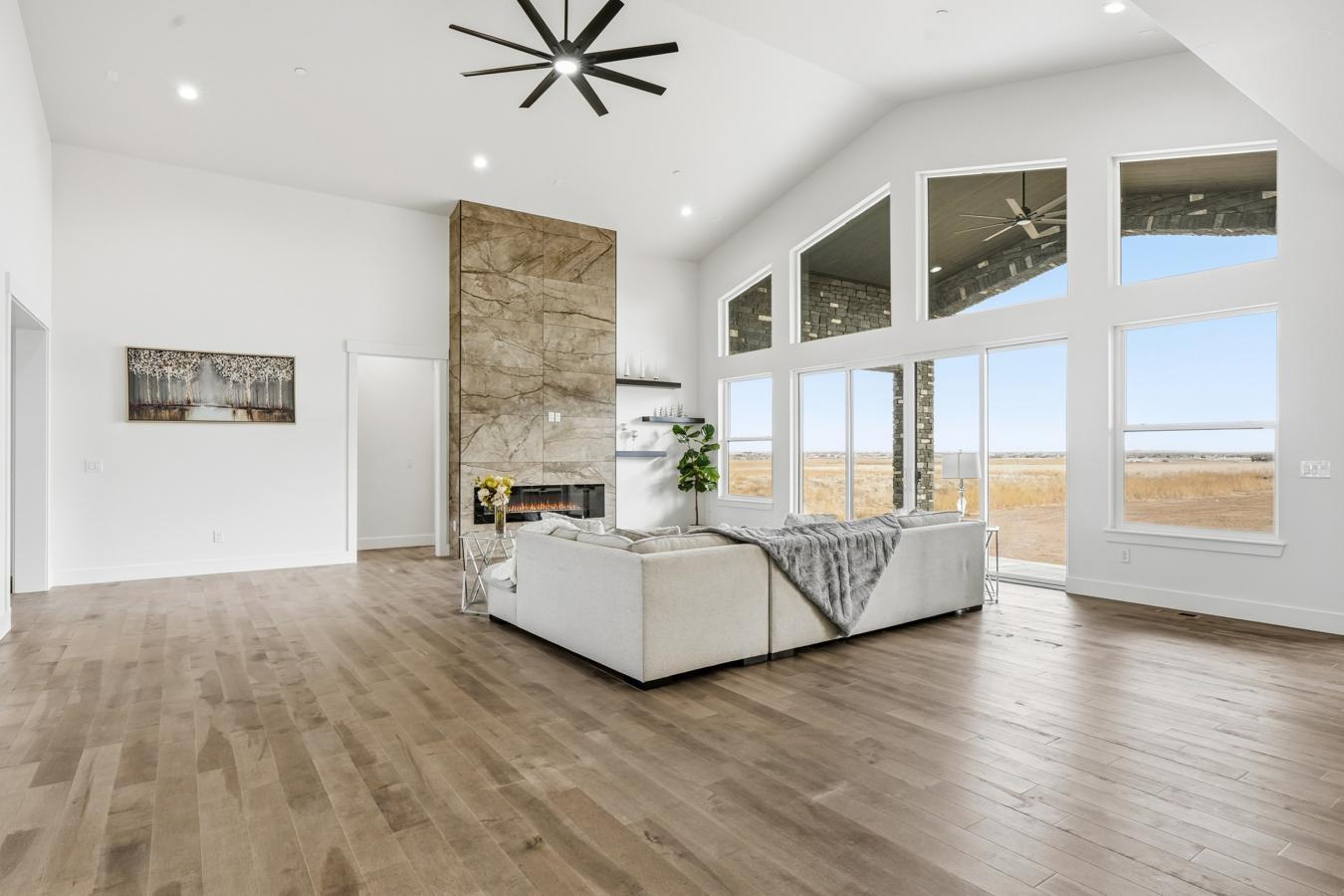 Brighton, Adams, 80603, United States, 6 Bedrooms Bedrooms, ,5 BathroomsBathrooms,Residential,For Sale,2010467