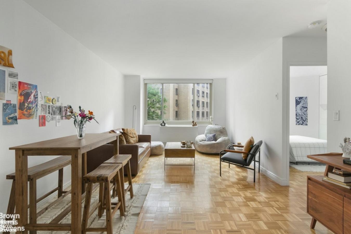 New York, New York, 10023, United States, 1 Bedroom Bedrooms, ,1 BathroomBathrooms,Residential,For Sale,2010461
