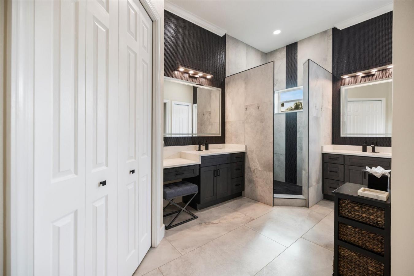 Sarasota, Sarasota, 34238, United States, 4 Bedrooms Bedrooms, ,3 BathroomsBathrooms,Residential,For Sale,2010871