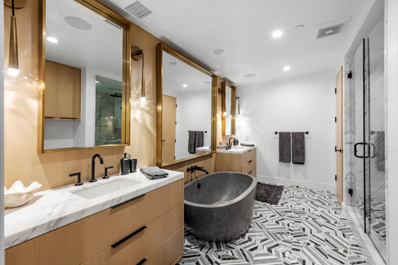 Manhattan Beach, Los Angeles, 90266, United States, 2 Bedrooms Bedrooms, ,2 BathroomsBathrooms,Residential,For Sale,2010869