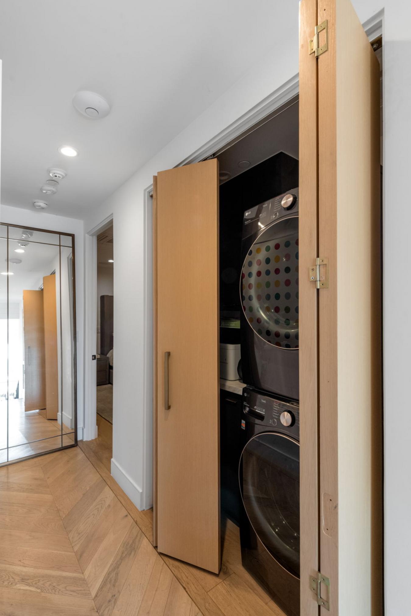 Manhattan Beach, Los Angeles, 90266, United States, 2 Bedrooms Bedrooms, ,2 BathroomsBathrooms,Residential,For Sale,2010869