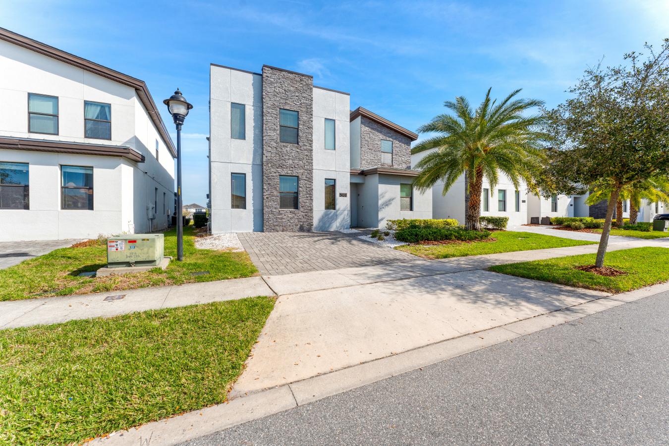 Kissimmee, Florida, 34746, United States, 9 Bedrooms Bedrooms, ,5 BathroomsBathrooms,Residential,For Sale,2010868