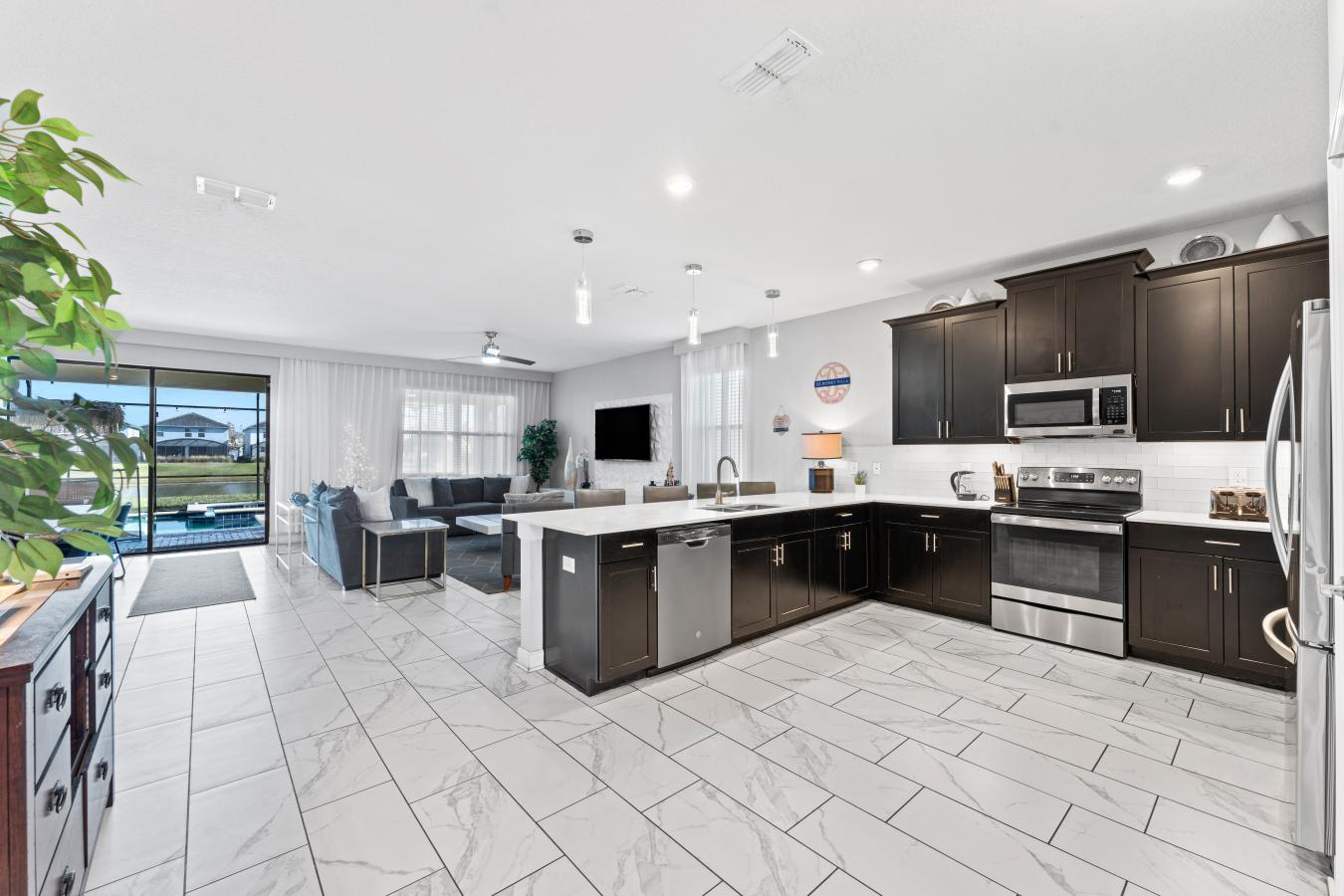 Kissimmee, Florida, 34746, United States, 9 Bedrooms Bedrooms, ,5 BathroomsBathrooms,Residential,For Sale,2010868