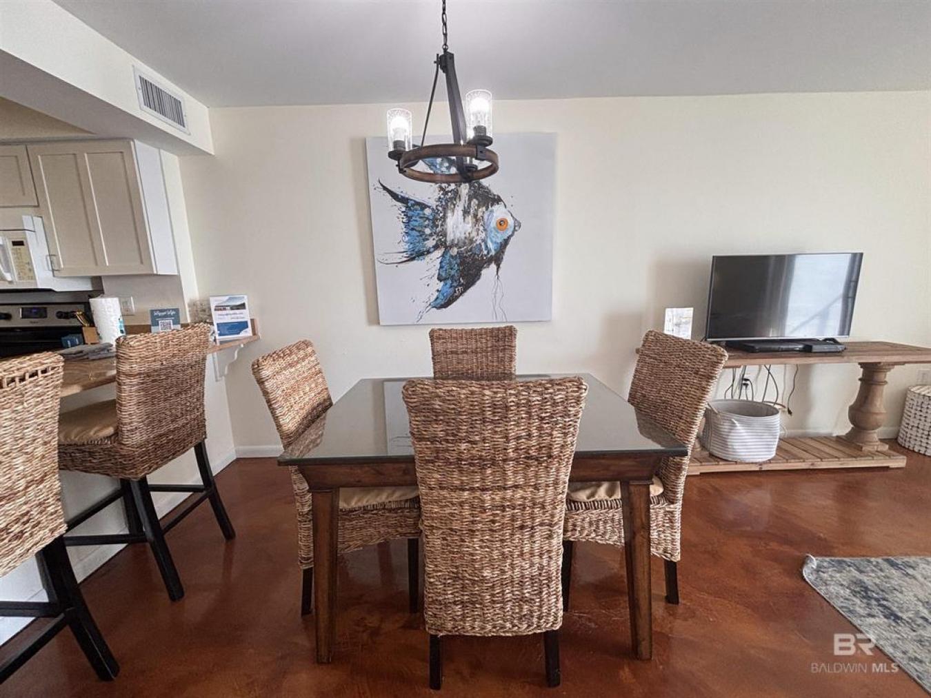 Great Price on this Extremely Clean and Well Maintained 1 Bedroom, 1 B – image 8