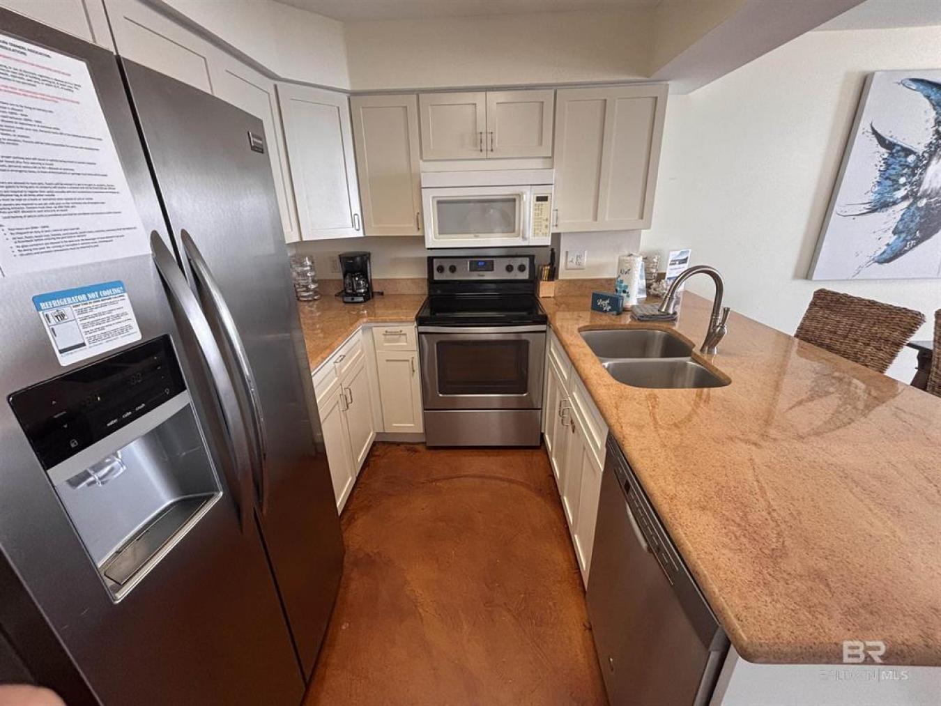 Great Price on this Extremely Clean and Well Maintained 1 Bedroom, 1 B – image 3