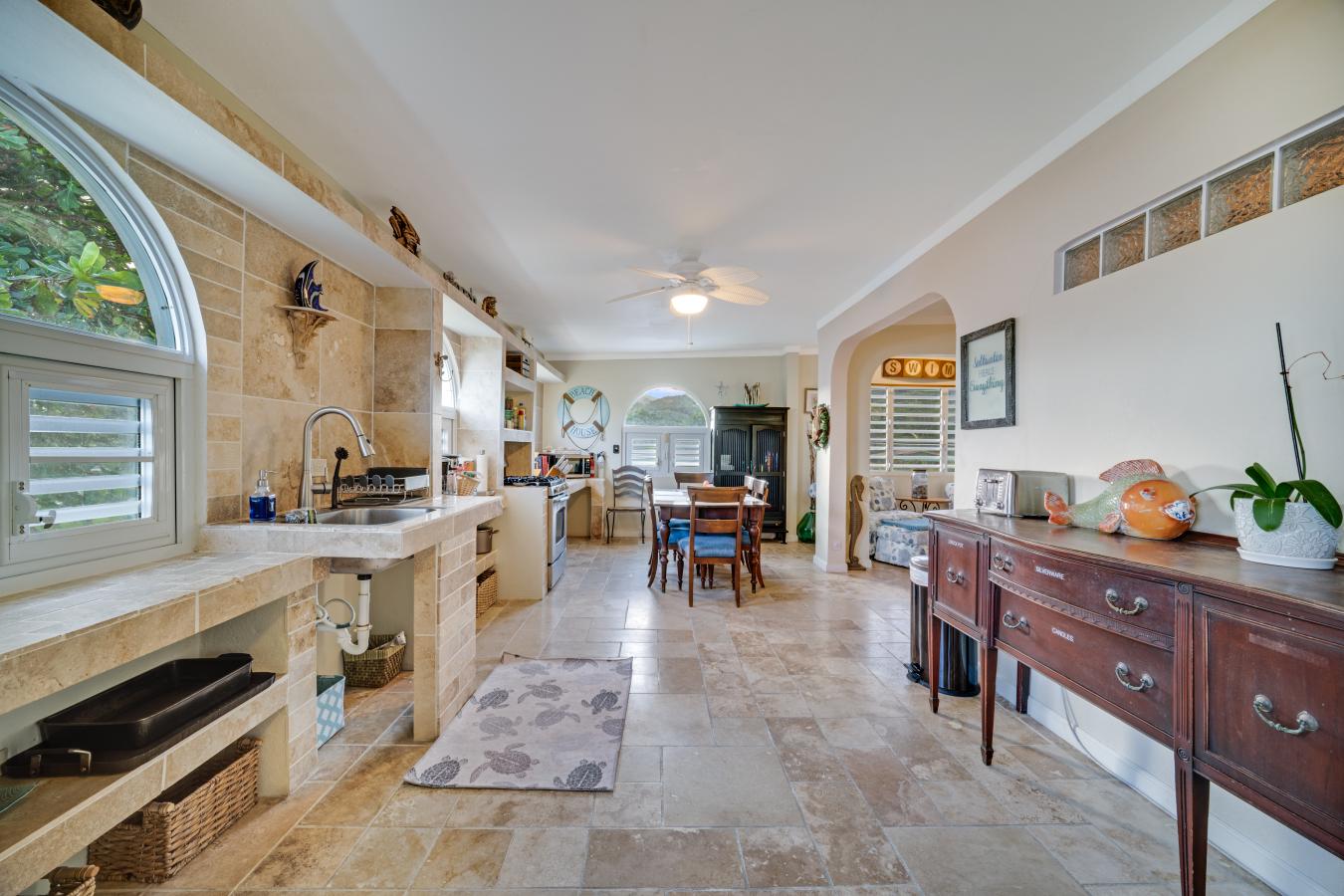 Yabucoa, 00767, Puerto Rico, 6 Bedrooms Bedrooms, ,4 BathroomsBathrooms,Residential,For Sale,2010865