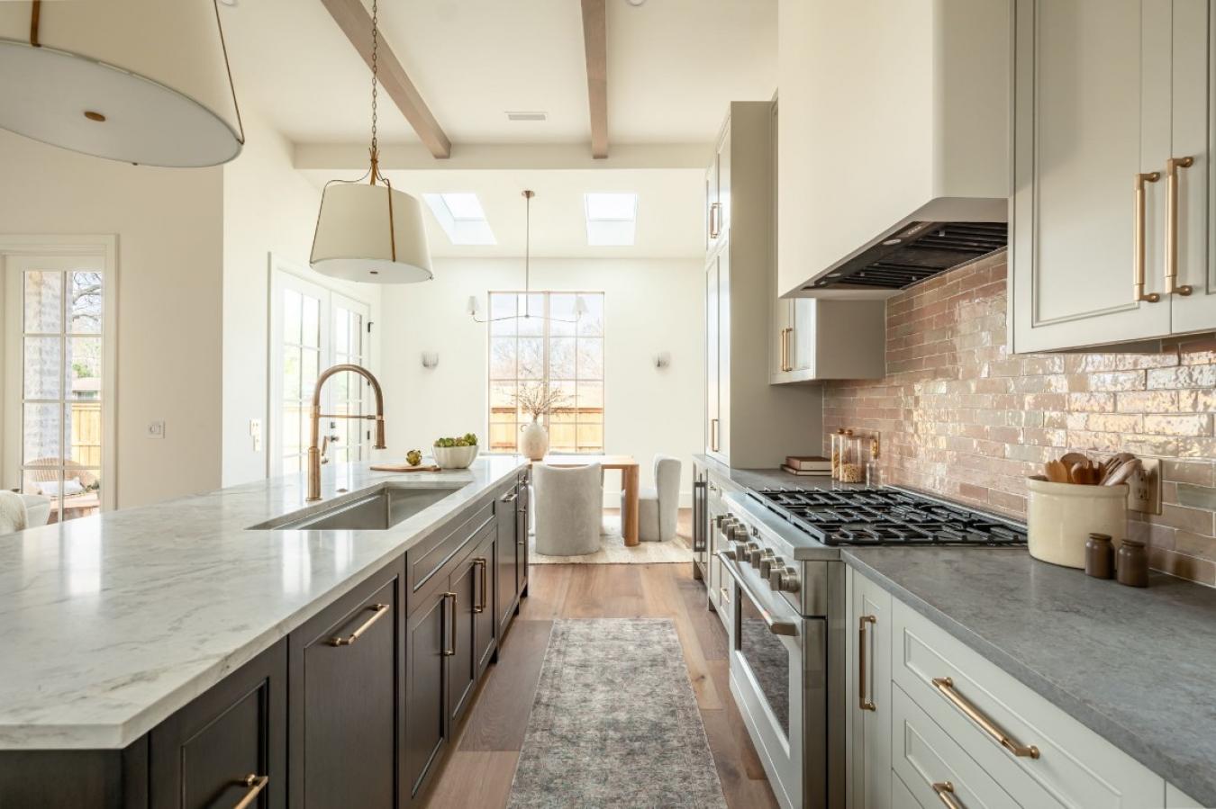 Austin, Travis, 78704, United States, 4 Bedrooms Bedrooms, ,3 BathroomsBathrooms,Residential,For Sale,2010861