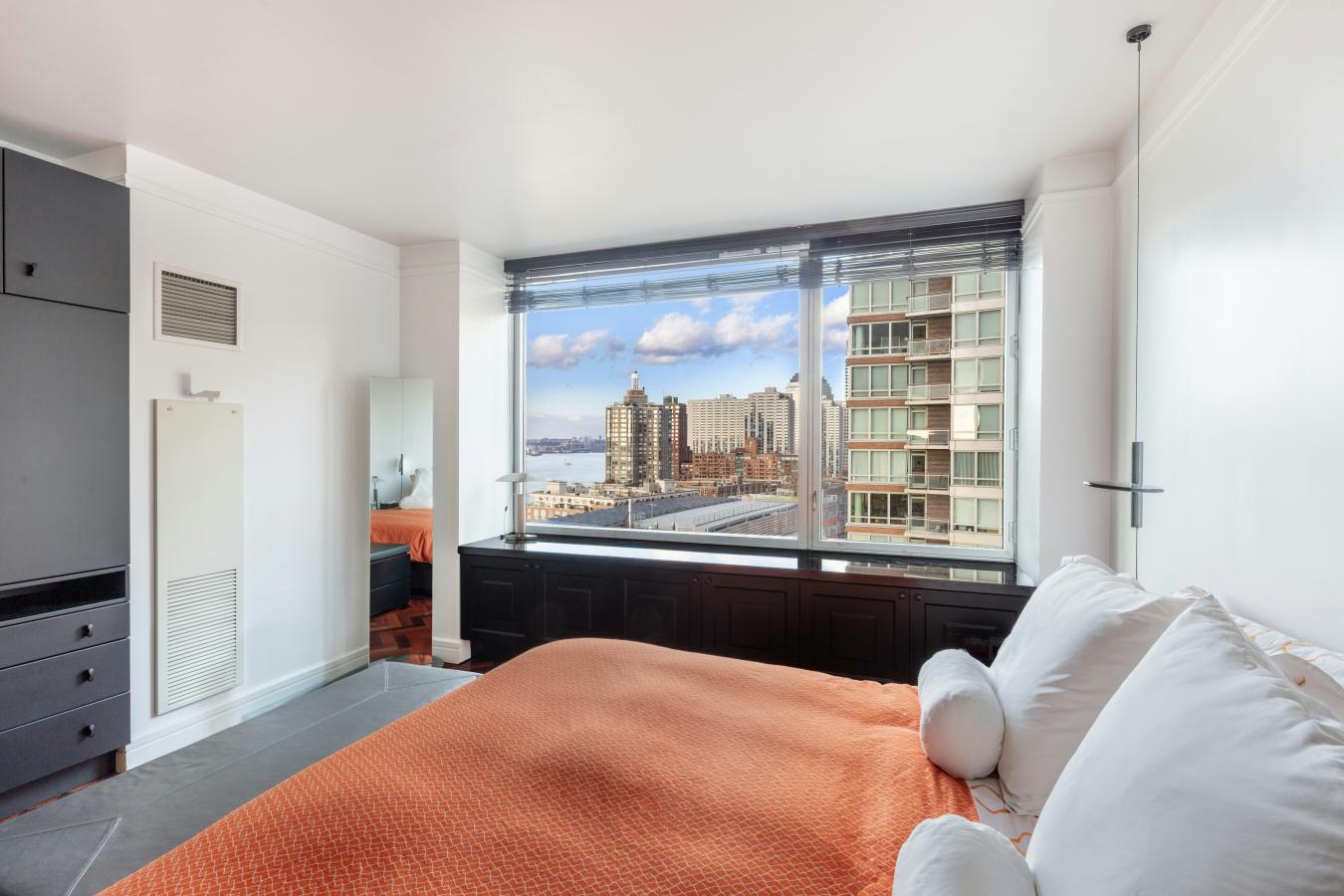 Financial District, New York, 10004, United States, 3 Bedrooms Bedrooms, ,3 BathroomsBathrooms,Residential,For Sale,2010858