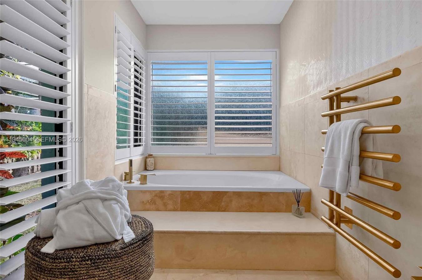 Palmetto Bay, Florida, 33158, United States, 4 Bedrooms Bedrooms, ,3 BathroomsBathrooms,Residential,For Sale,2010857