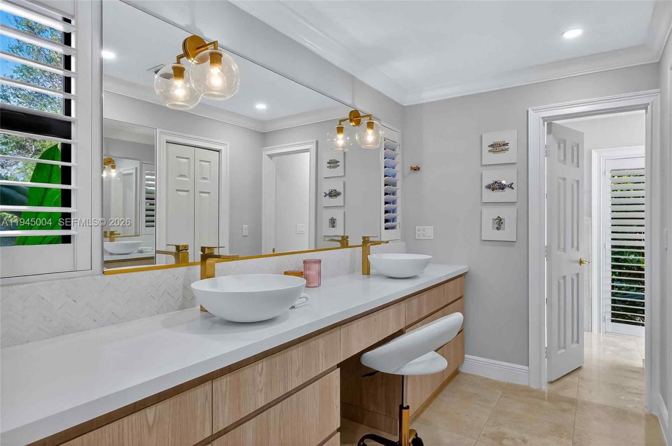 Palmetto Bay, Florida, 33158, United States, 4 Bedrooms Bedrooms, ,3 BathroomsBathrooms,Residential,For Sale,2010857