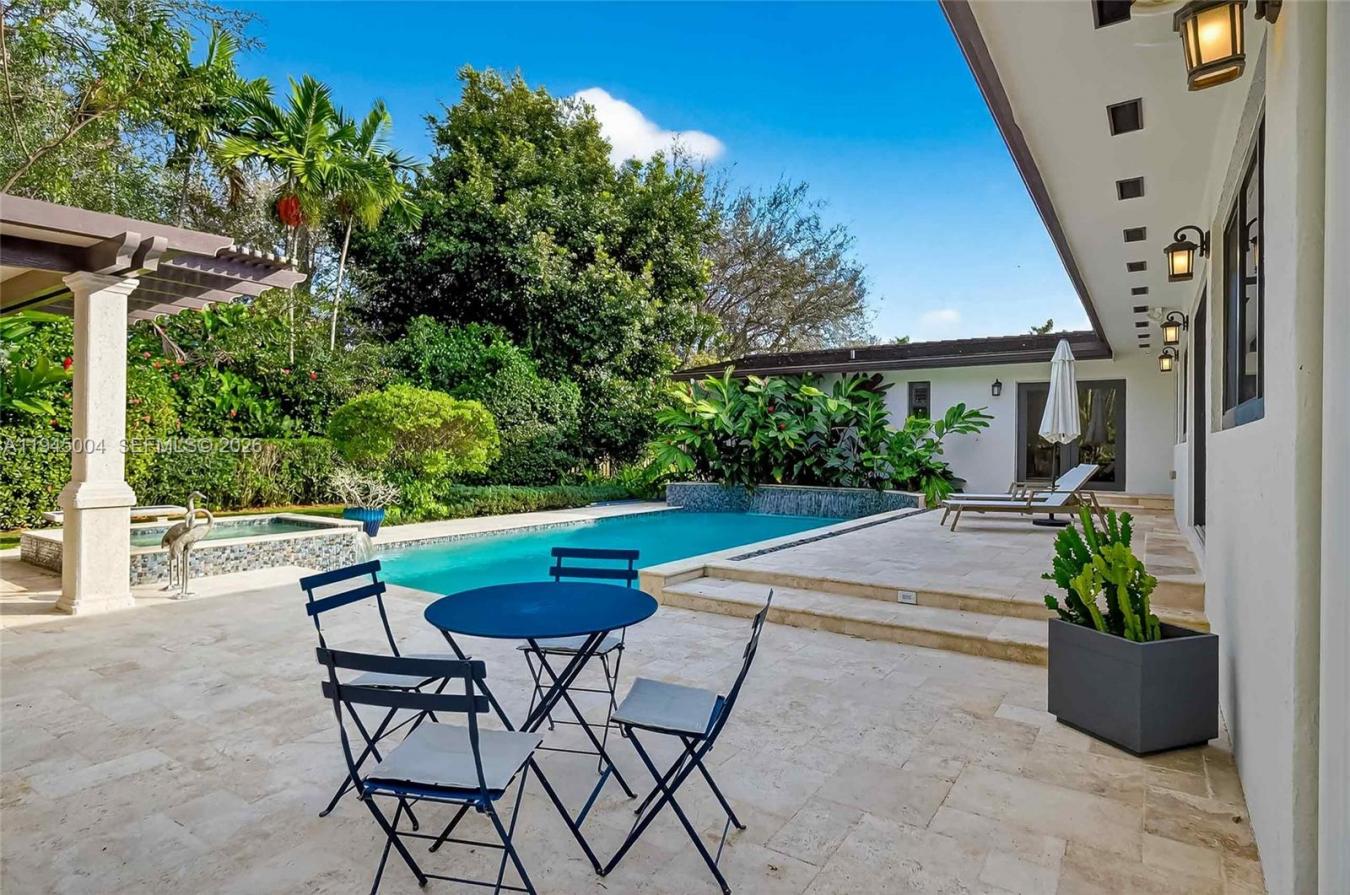 Palmetto Bay, Florida, 33158, United States, 4 Bedrooms Bedrooms, ,3 BathroomsBathrooms,Residential,For Sale,2010857