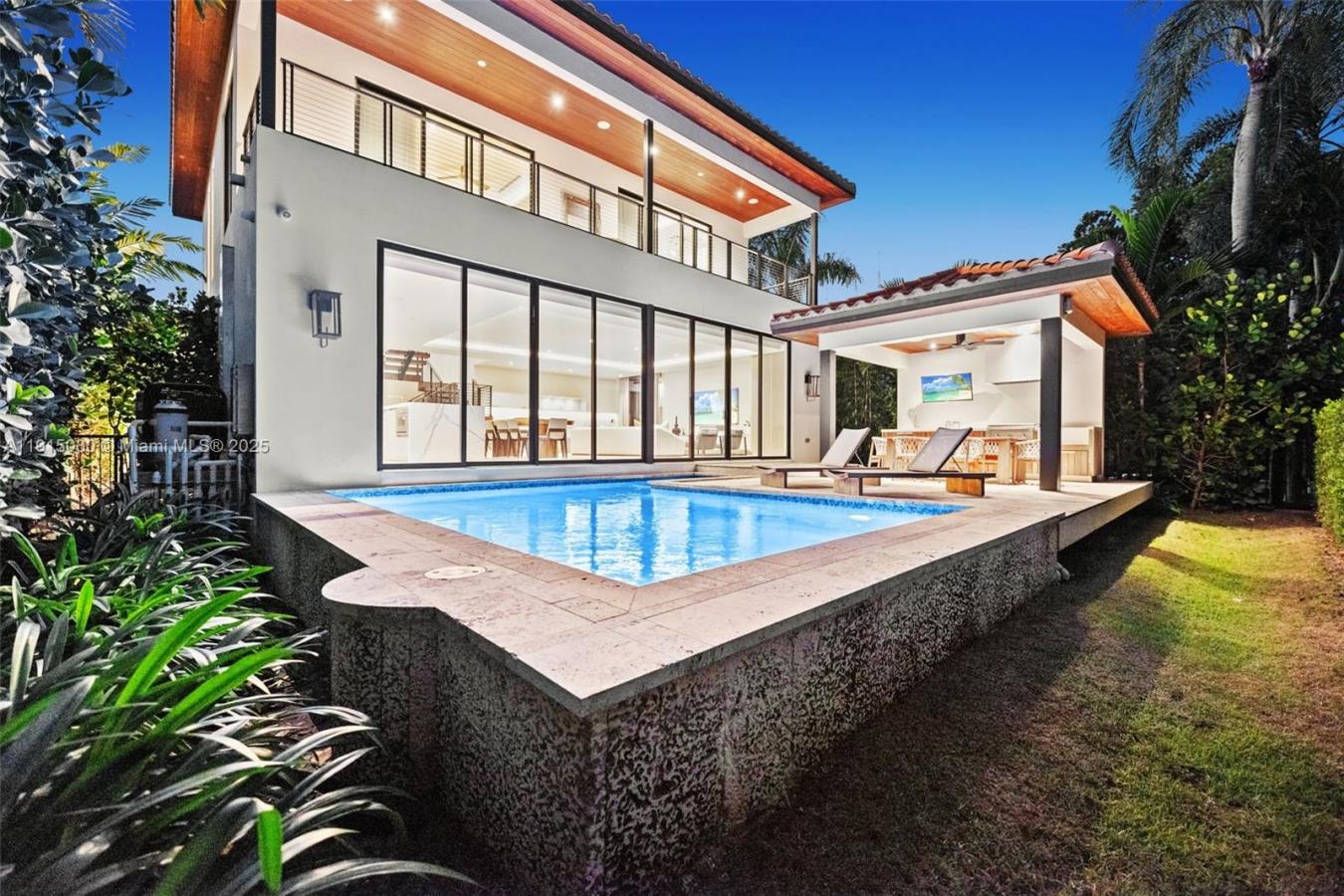 Miami Beach, Miami-Dade County, 33140, United States, ,Residential,For Sale,2011029