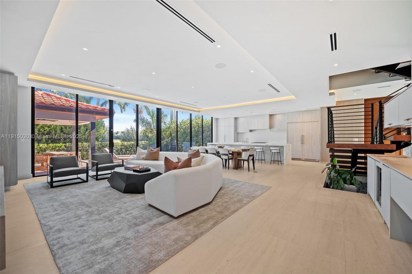 Miami Beach, Miami-Dade County, 33140, United States, ,Residential,For Sale,2011029