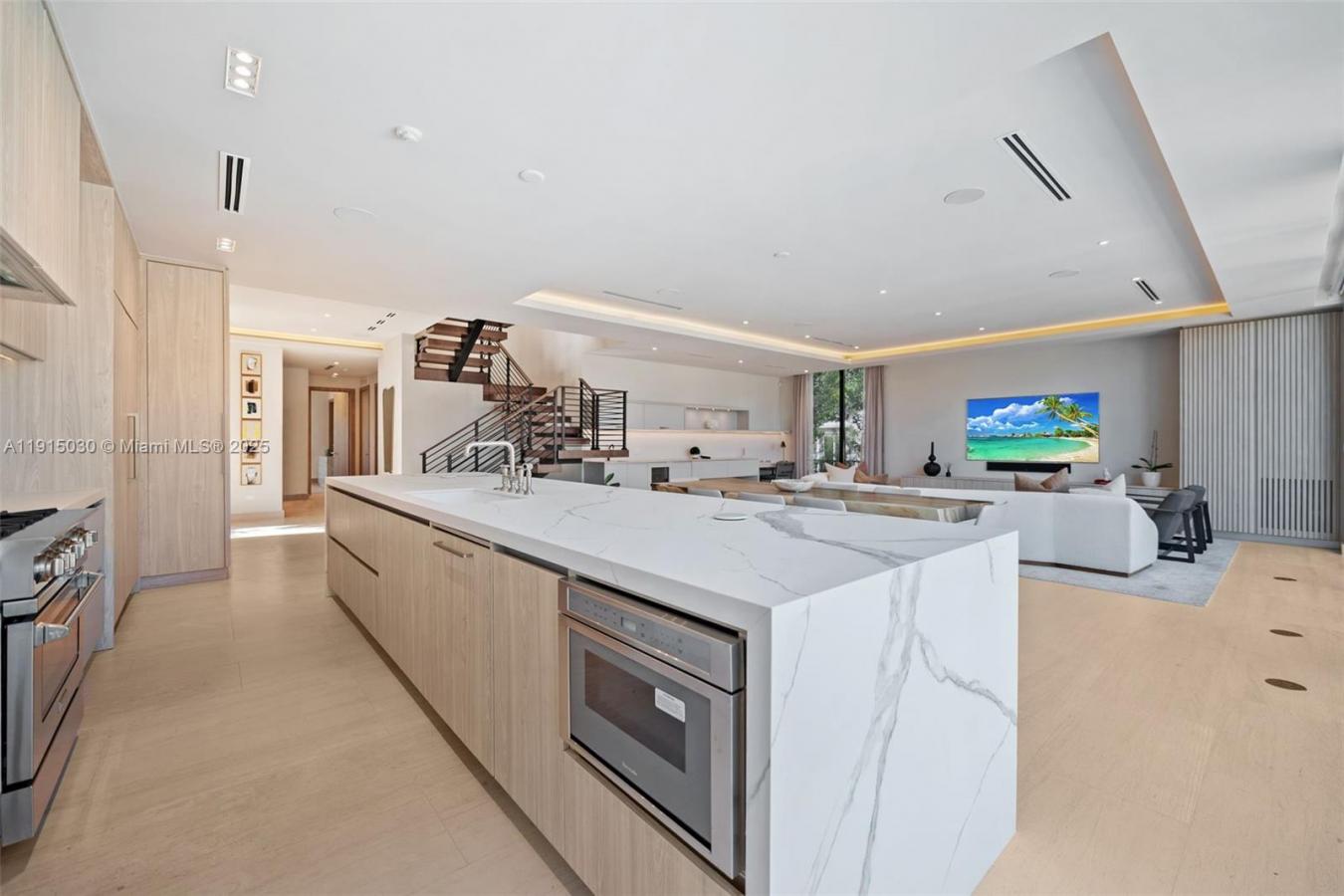 Miami Beach, Miami-Dade County, 33140, United States, ,Residential,For Sale,2011029