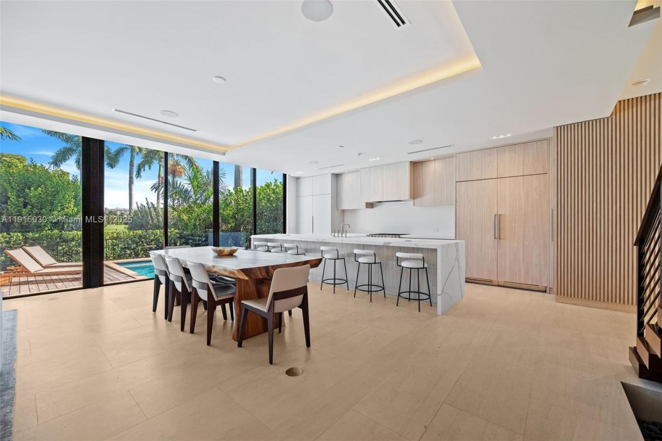 Miami Beach, Miami-Dade County, 33140, United States, ,Residential,For Sale,2011029