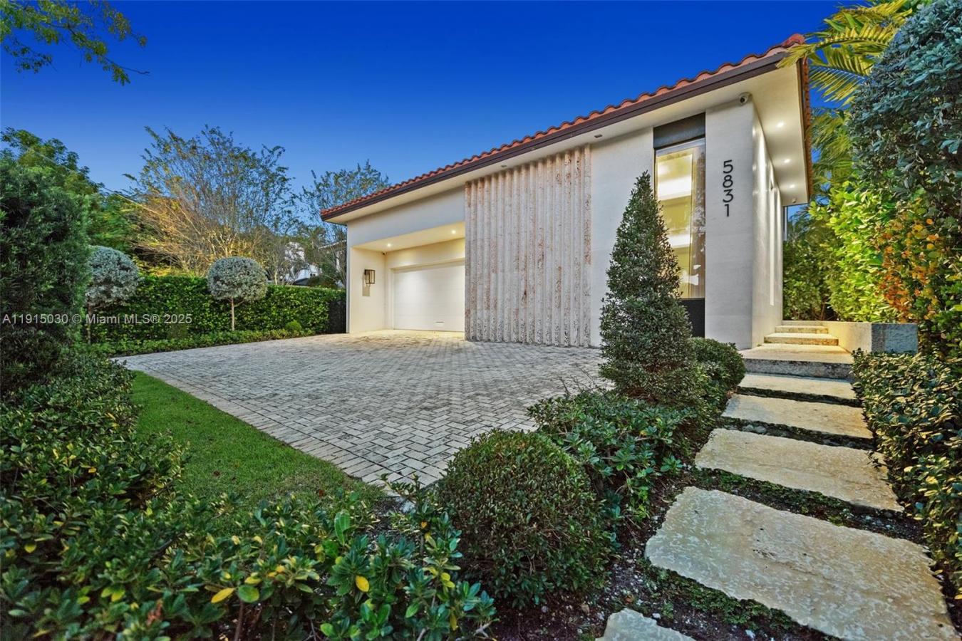 Miami Beach, Miami-Dade County, 33140, United States, ,Residential,For Sale,2011029