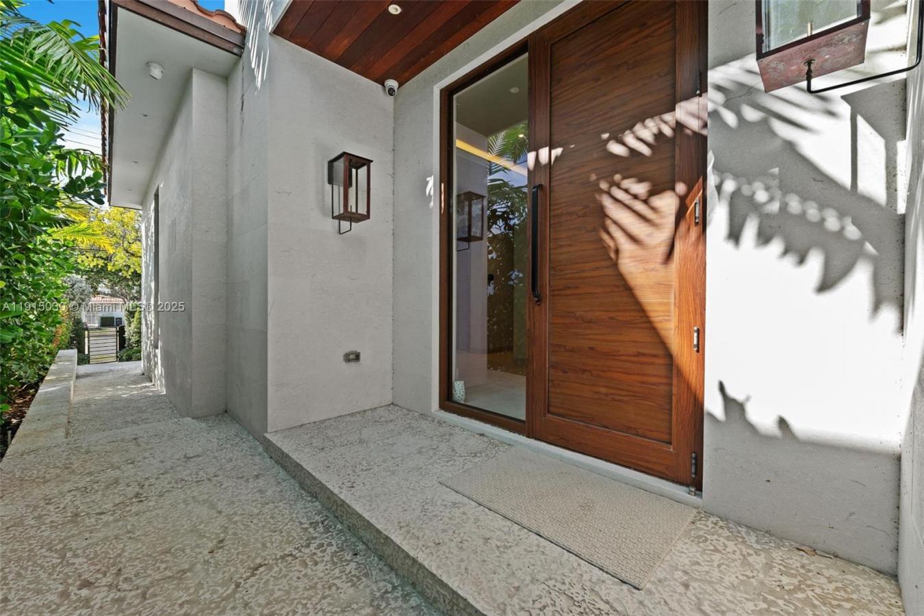 Miami Beach, Miami-Dade County, 33140, United States, ,Residential,For Sale,2011029