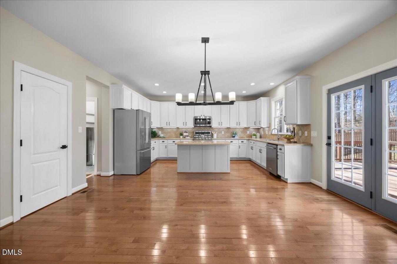 Hillsborough, Orange, 27278, United States, 5 Bedrooms Bedrooms, ,4 BathroomsBathrooms,Residential,For Sale,2011027