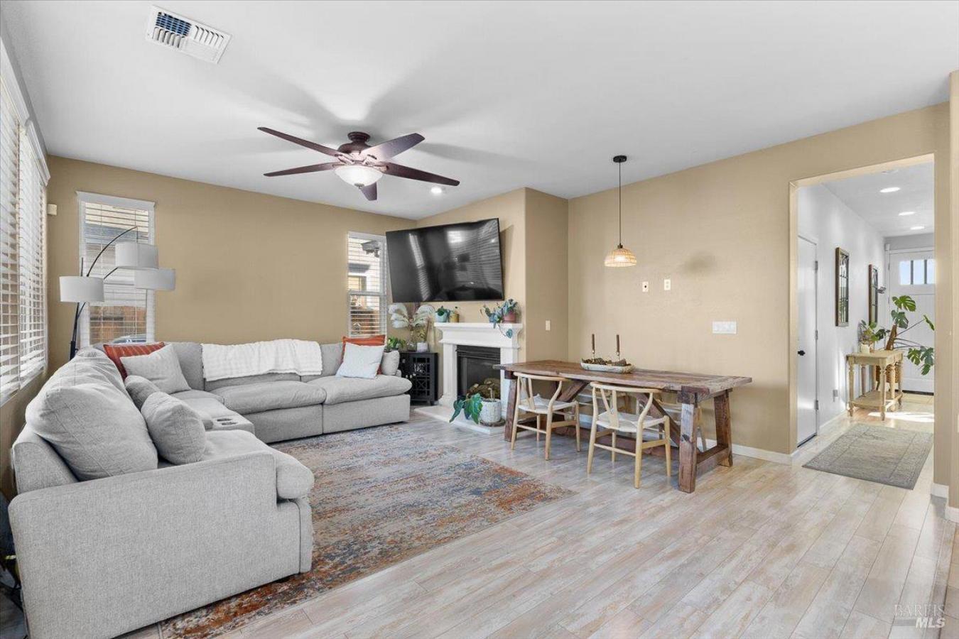 Santa Rosa, Sonoma, 95403, United States, 3 Bedrooms Bedrooms, ,2 BathroomsBathrooms,Residential,For Sale,2011023