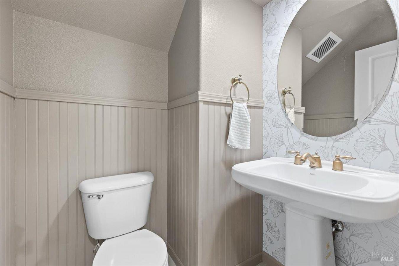 Santa Rosa, Sonoma, 95403, United States, 3 Bedrooms Bedrooms, ,2 BathroomsBathrooms,Residential,For Sale,2011023