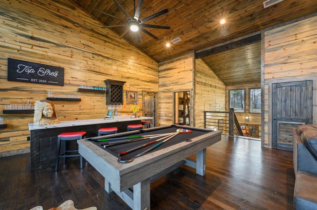 Broken Bow, McCurtain, 74728, United States, 5 Bedrooms Bedrooms, ,5 BathroomsBathrooms,Residential,For Sale,2011020