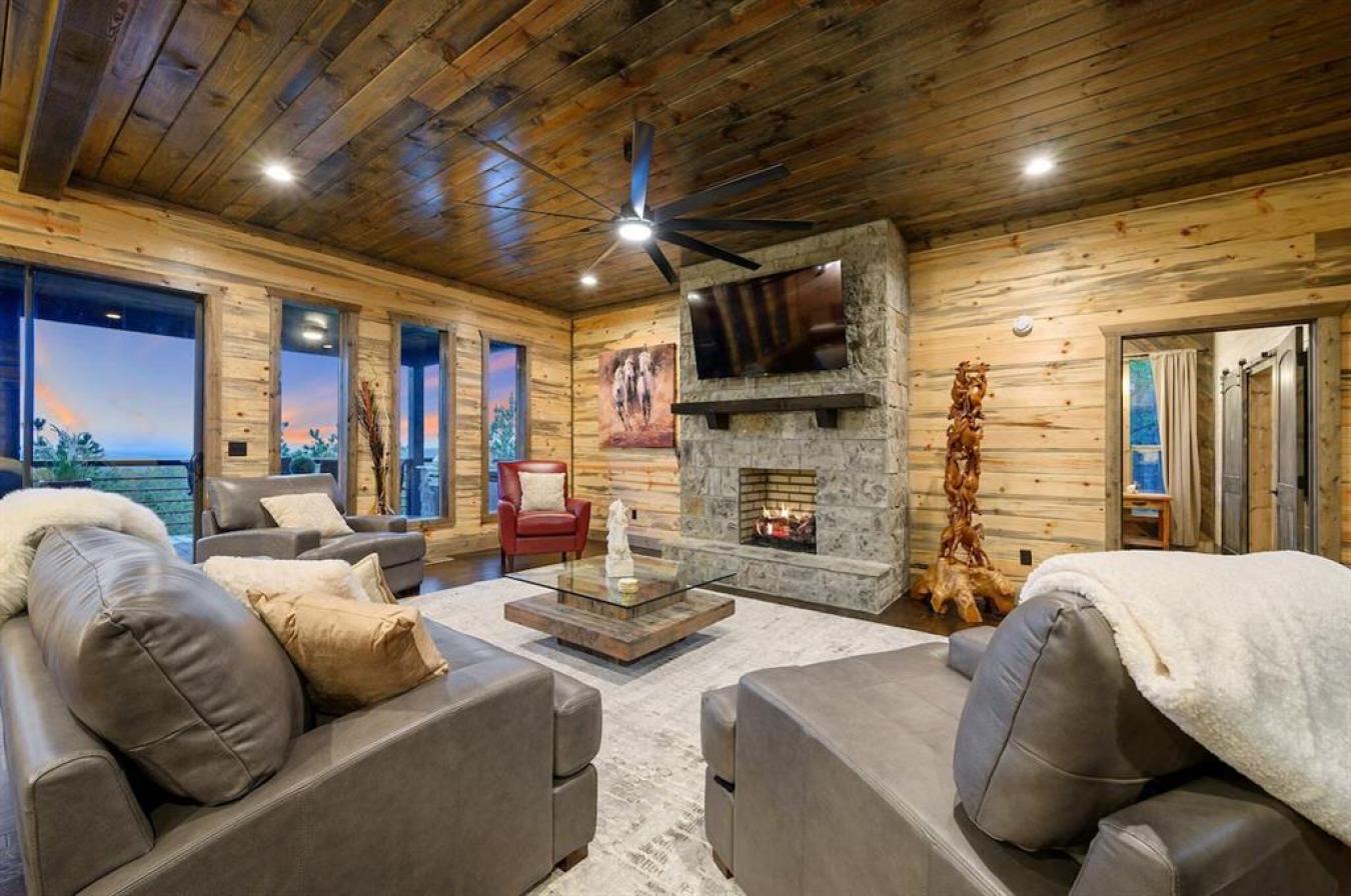 Broken Bow, McCurtain, 74728, United States, 5 Bedrooms Bedrooms, ,5 BathroomsBathrooms,Residential,For Sale,2011020