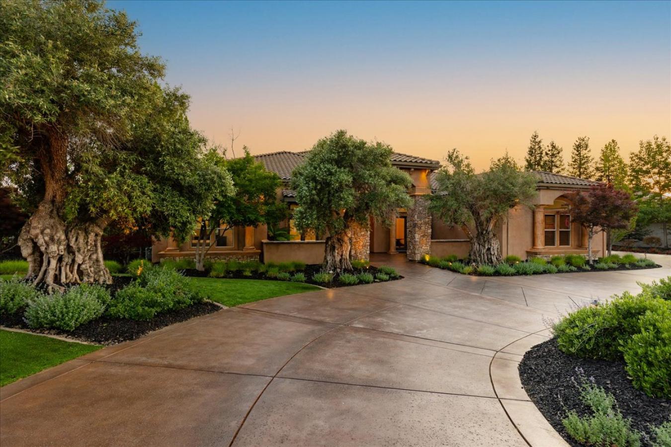 Lincoln, Placer, 95648, United States, 5 Bedrooms Bedrooms, ,5 BathroomsBathrooms,Residential,For Sale,2011013