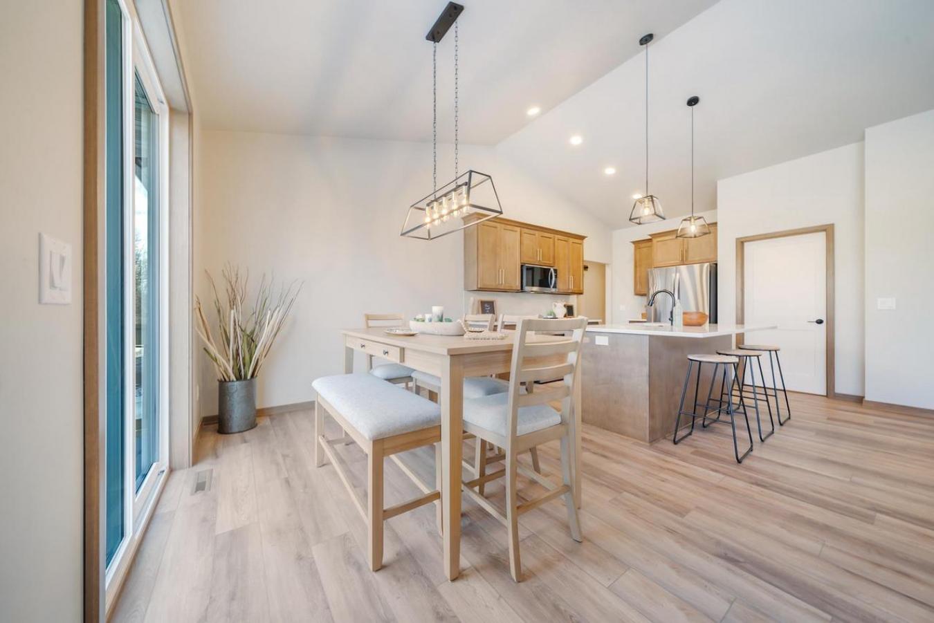 DE PERE, BROWN, 54115, United States, 5 Bedrooms Bedrooms, ,3 BathroomsBathrooms,Residential,For Sale,2011011