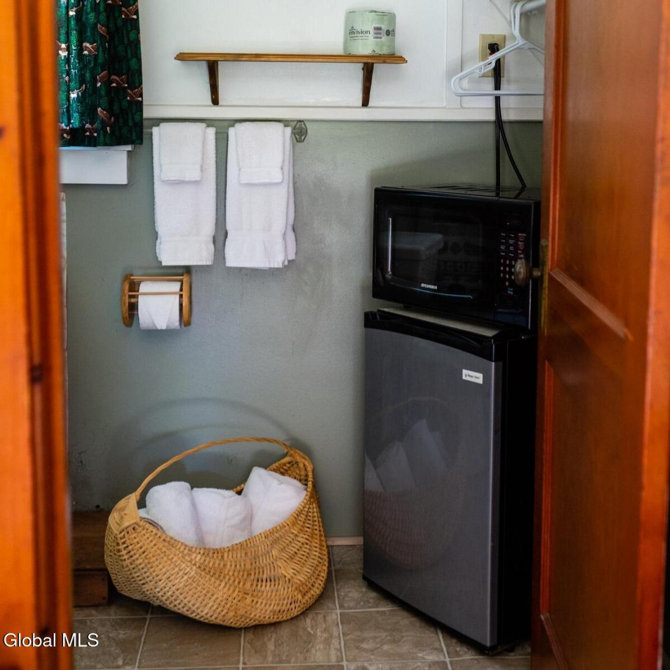 Chester, Warren, 12817, United States, 14 Bedrooms Bedrooms, ,13 BathroomsBathrooms,Residential,For Sale,2011386