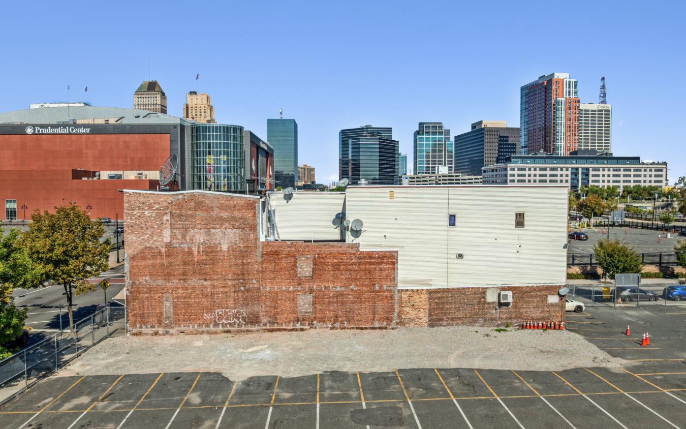 Newark City, Essex, 07102, United States, ,Residential,For Sale,2011384