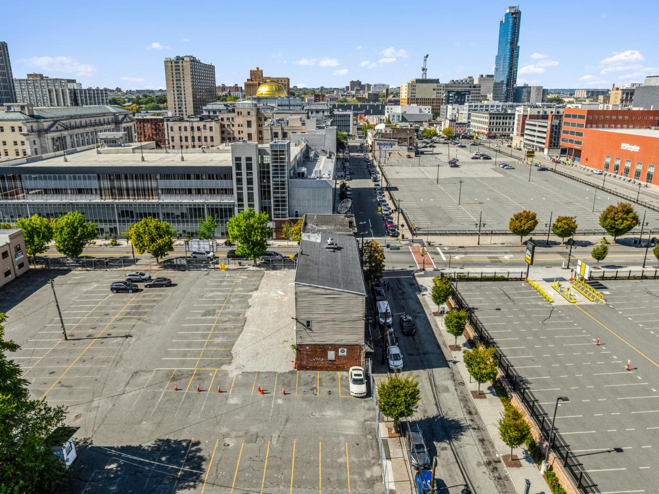 Newark City, Essex, 07102, United States, ,Residential,For Sale,2011384