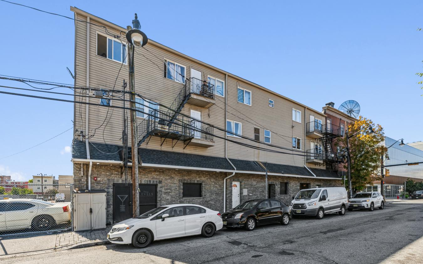 Newark City, Essex, 07102, United States, ,Residential,For Sale,2011384