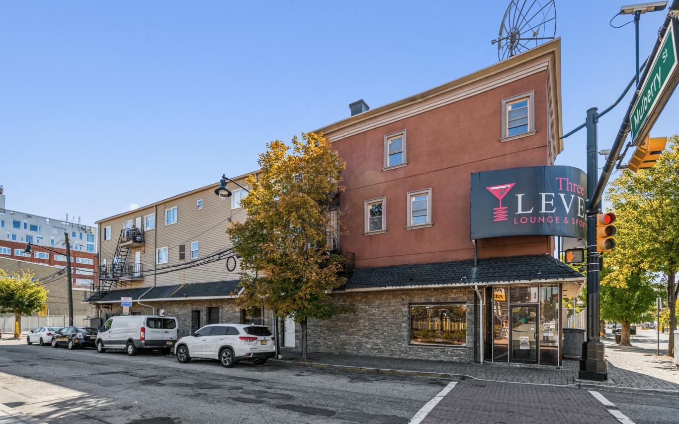 Newark City, Essex, 07102, United States, ,Residential,For Sale,2011384