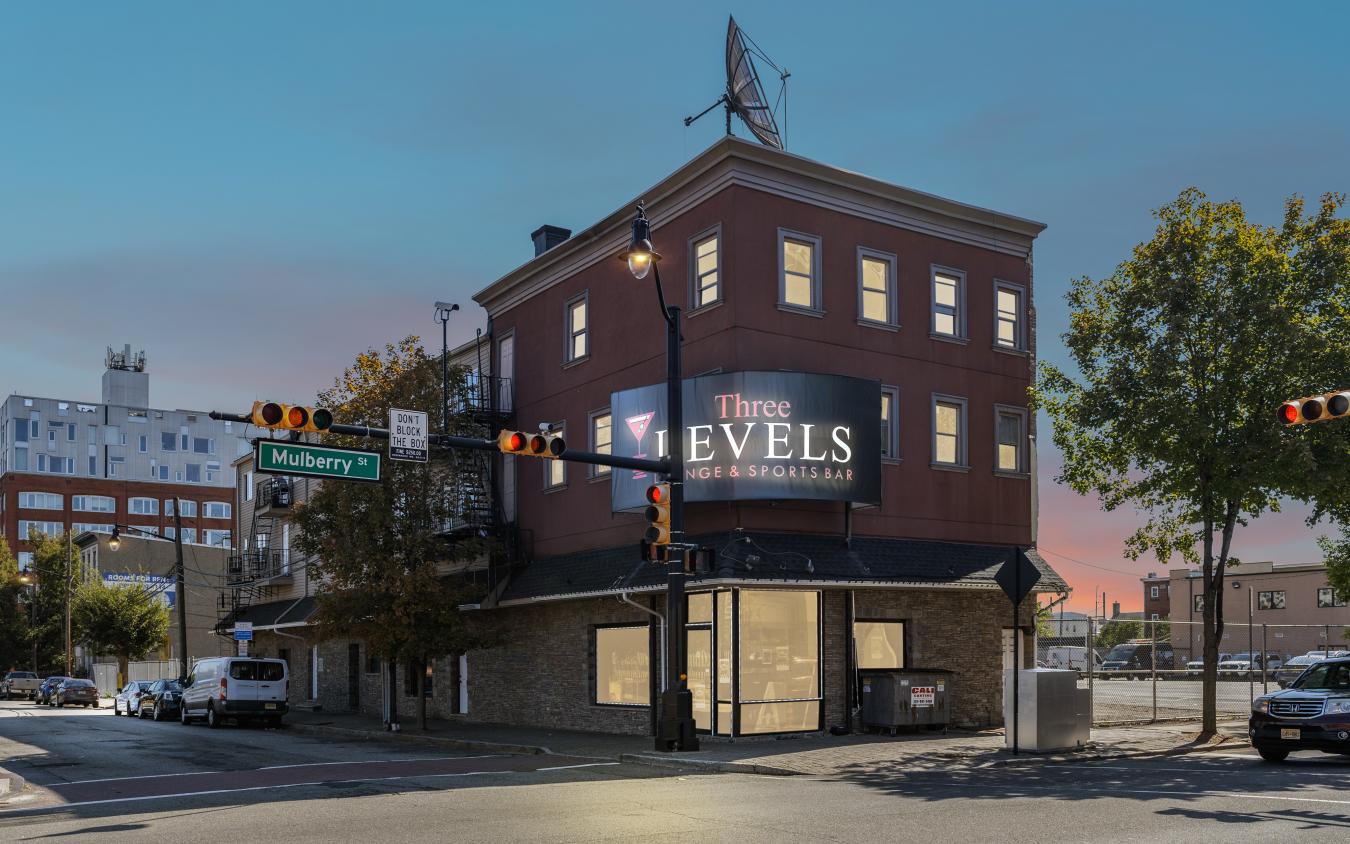 Newark City, Essex, 07102, United States, ,Residential,For Sale,2011384