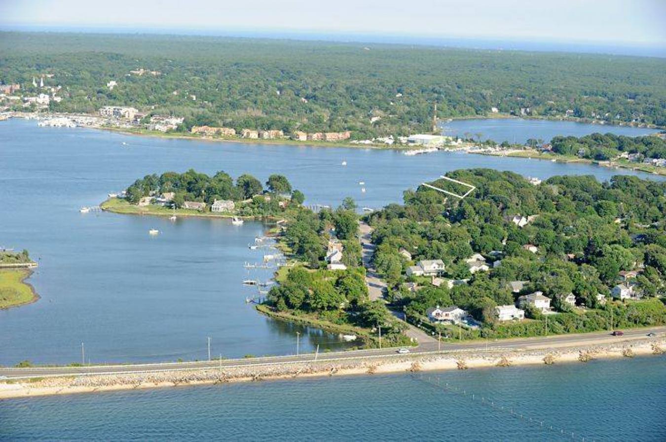 Sag Harbor, New York, 11963, United States, 4 Bedrooms Bedrooms, ,3 BathroomsBathrooms,Residential,For Sale,2011172