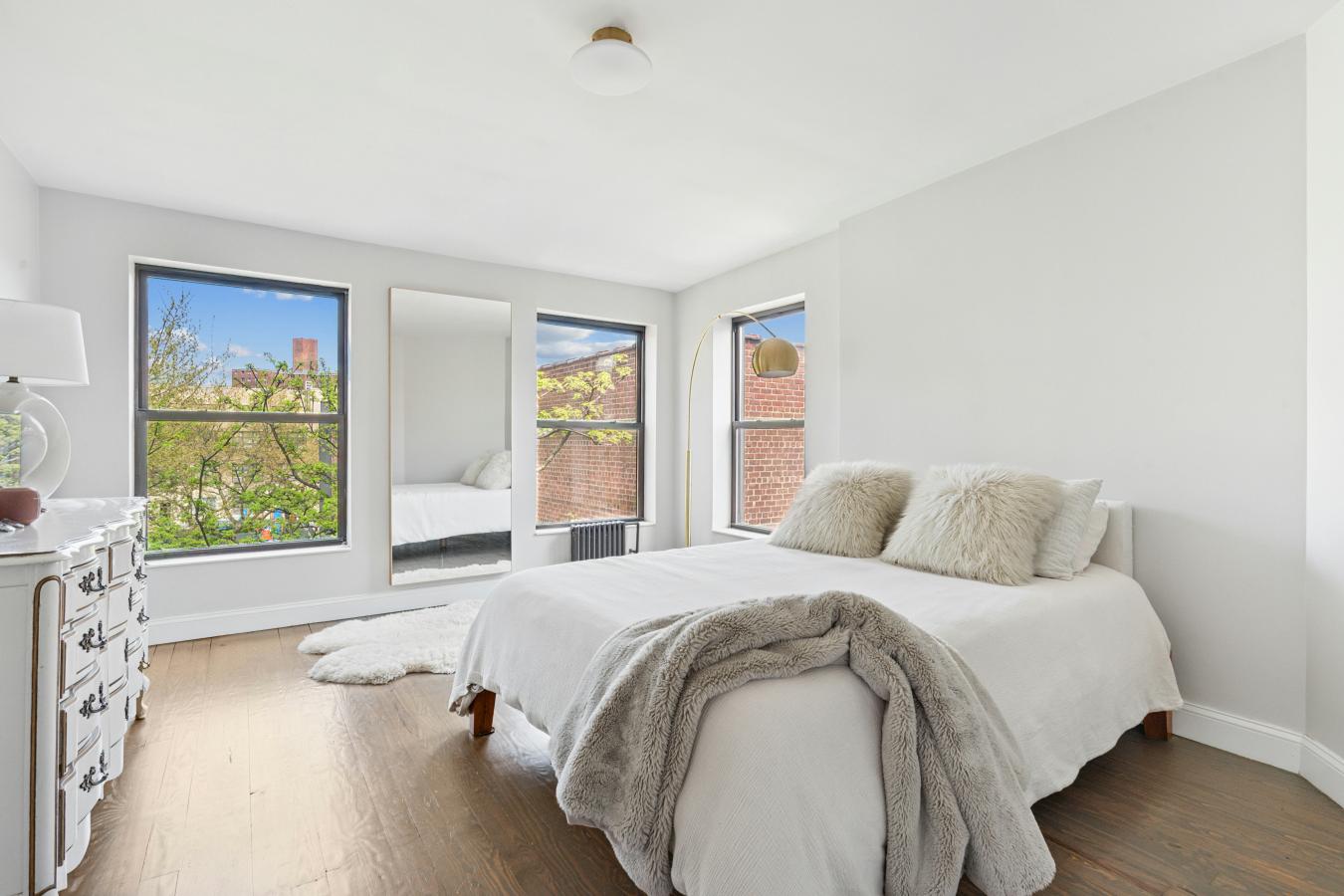 Central Harlem, New York, 10035, United States, 8 Bedrooms Bedrooms, ,4 BathroomsBathrooms,Residential,For Sale,2011169