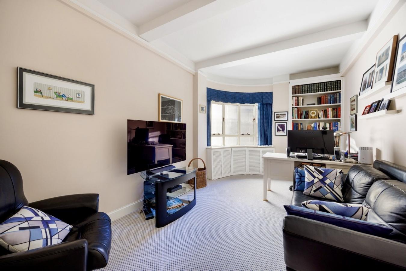 New York, New York, 10024, United States, 3 Bedrooms Bedrooms, ,2 BathroomsBathrooms,Residential,For Sale,2011170