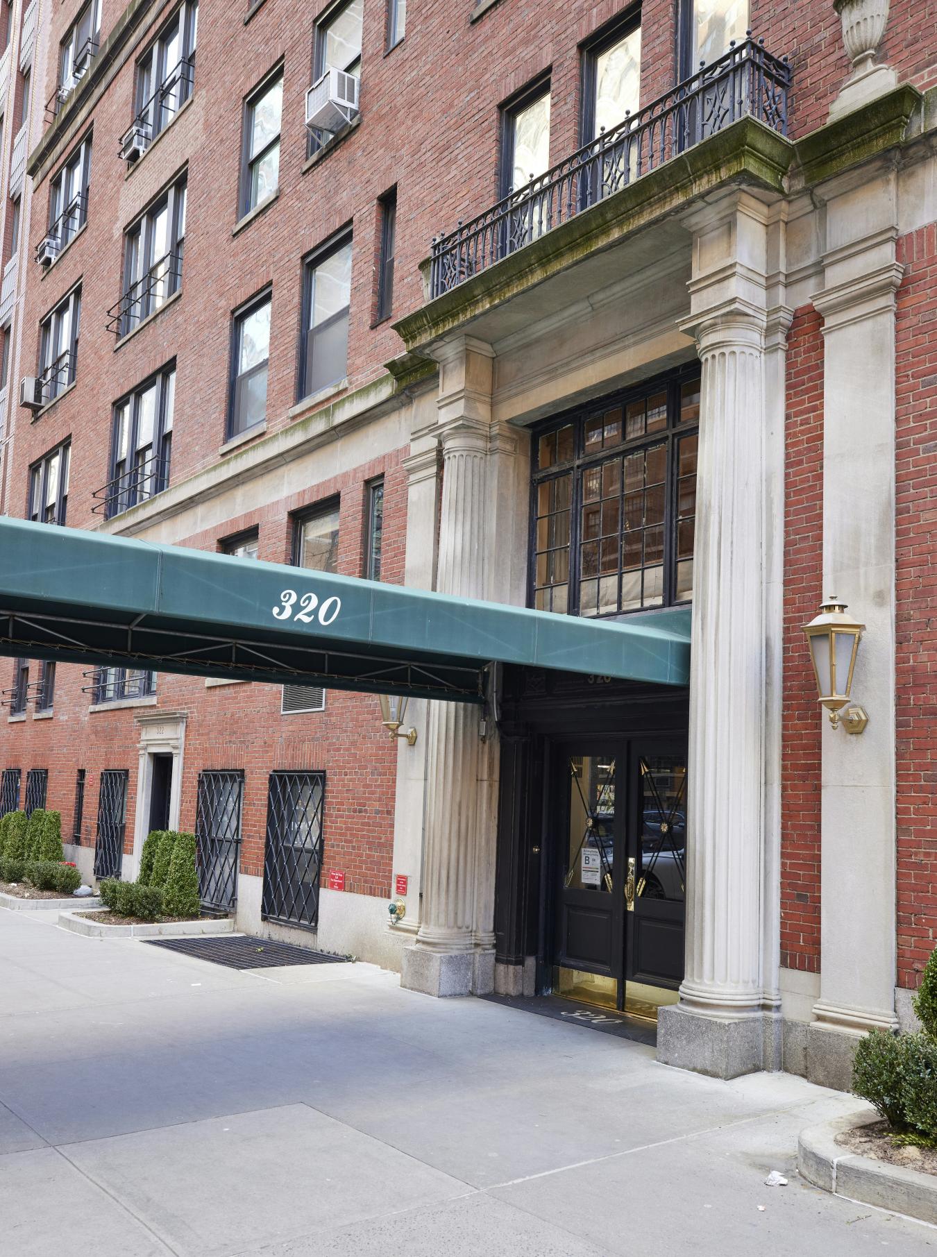 New York, New York, 10021, United States, 3 Bedrooms Bedrooms, ,3 BathroomsBathrooms,Residential,For Sale,2011168