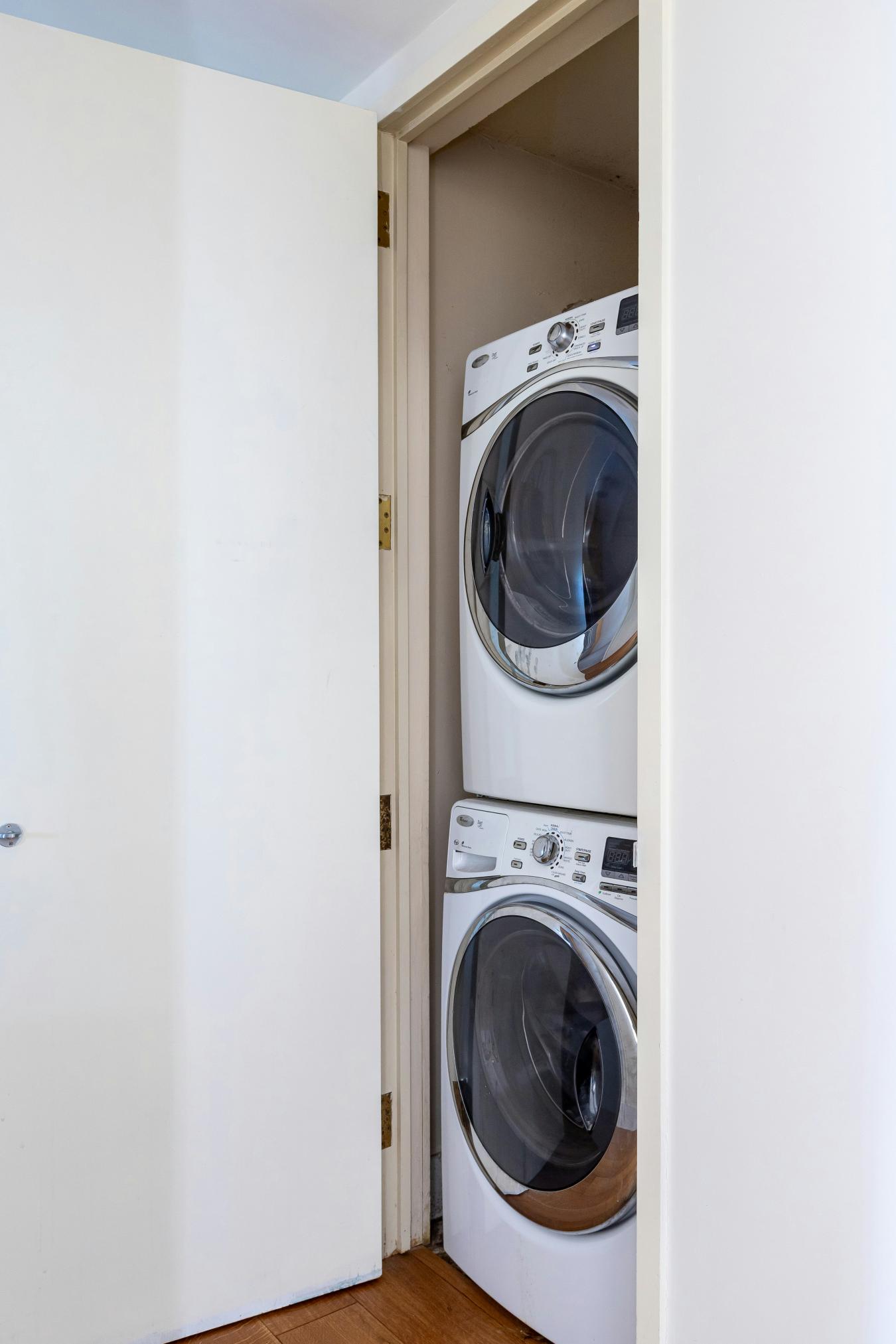 New York, New York, 10023, United States, 2 Bedrooms Bedrooms, ,2 BathroomsBathrooms,Residential,For Sale,2011167