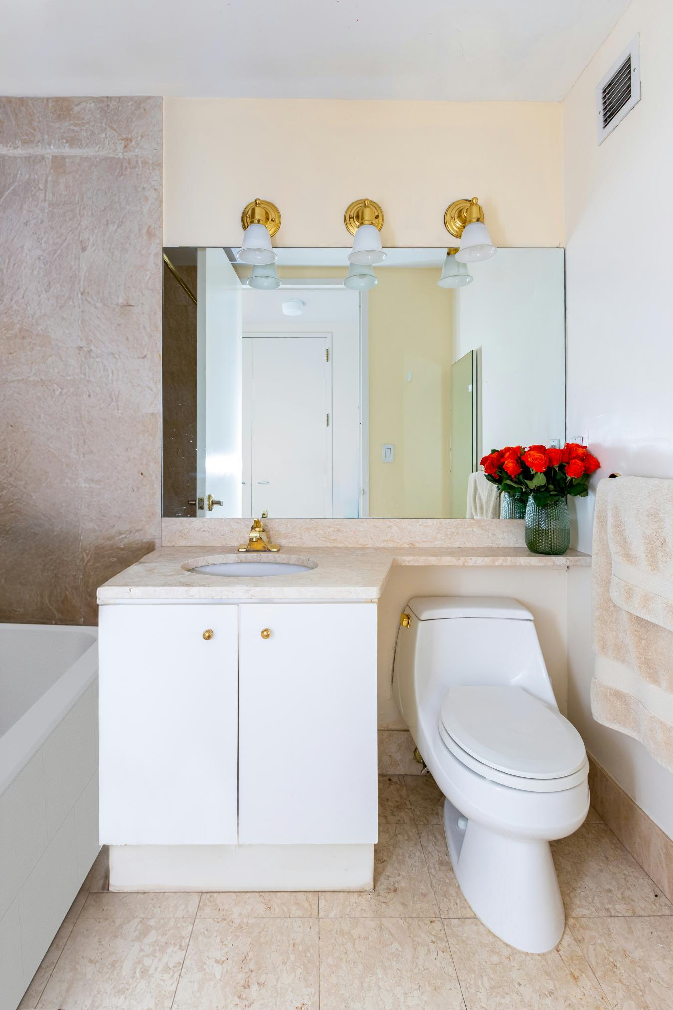 New York, New York, 10023, United States, 2 Bedrooms Bedrooms, ,2 BathroomsBathrooms,Residential,For Sale,2011167