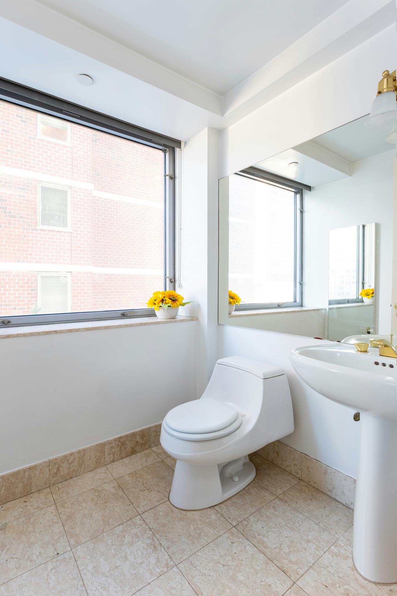 New York, New York, 10023, United States, 2 Bedrooms Bedrooms, ,2 BathroomsBathrooms,Residential,For Sale,2011167