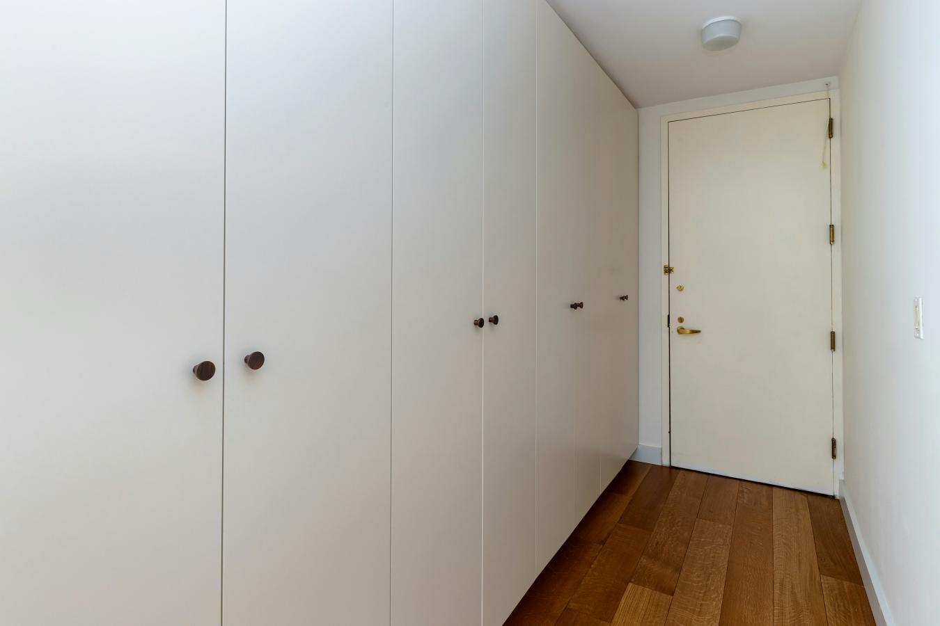 New York, New York, 10023, United States, 2 Bedrooms Bedrooms, ,2 BathroomsBathrooms,Residential,For Sale,2011167