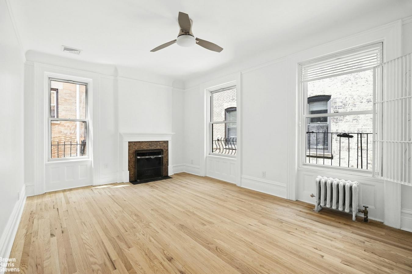 New York, New York, 10128, United States, 3 Bedrooms Bedrooms, ,2 BathroomsBathrooms,Residential,For Sale,2011166