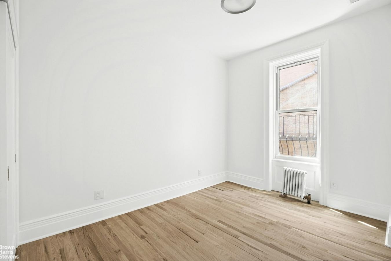 New York, New York, 10128, United States, 3 Bedrooms Bedrooms, ,2 BathroomsBathrooms,Residential,For Sale,2011166