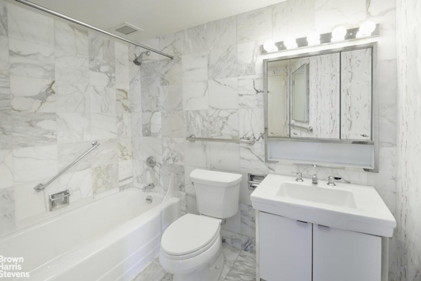 New York, New York, 10017, United States, 4 Bedrooms Bedrooms, ,4 BathroomsBathrooms,Residential,For Sale,2011163