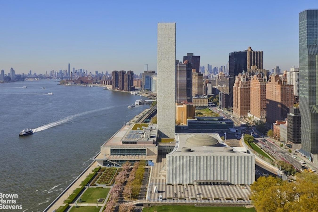 New York, New York, 10017, United States, 4 Bedrooms Bedrooms, ,4 BathroomsBathrooms,Residential,For Sale,2011163