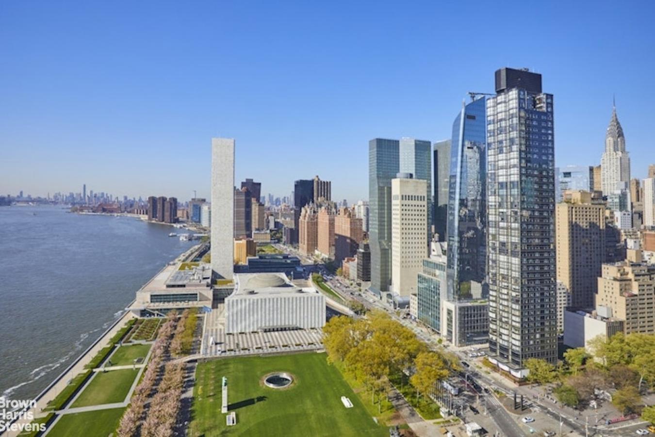 New York, New York, 10017, United States, 4 Bedrooms Bedrooms, ,4 BathroomsBathrooms,Residential,For Sale,2011163